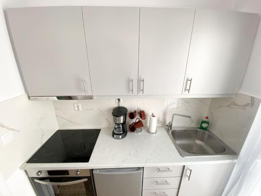 6Th Floor Apartment In Victoria Square Афины Экстерьер фото